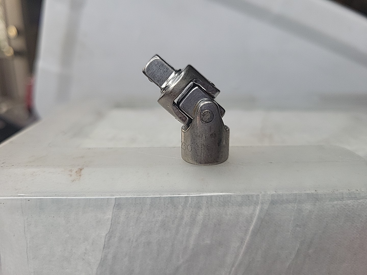 HUSKY 20230 1/4″ Drive Friction Ball Swivel Universal Joint Adapter