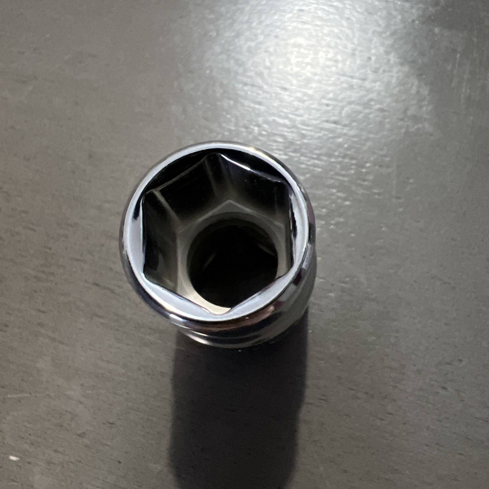 New Mac tools 9/16″ 1/2″ Dr. shallow chrome 6 point socket v186r