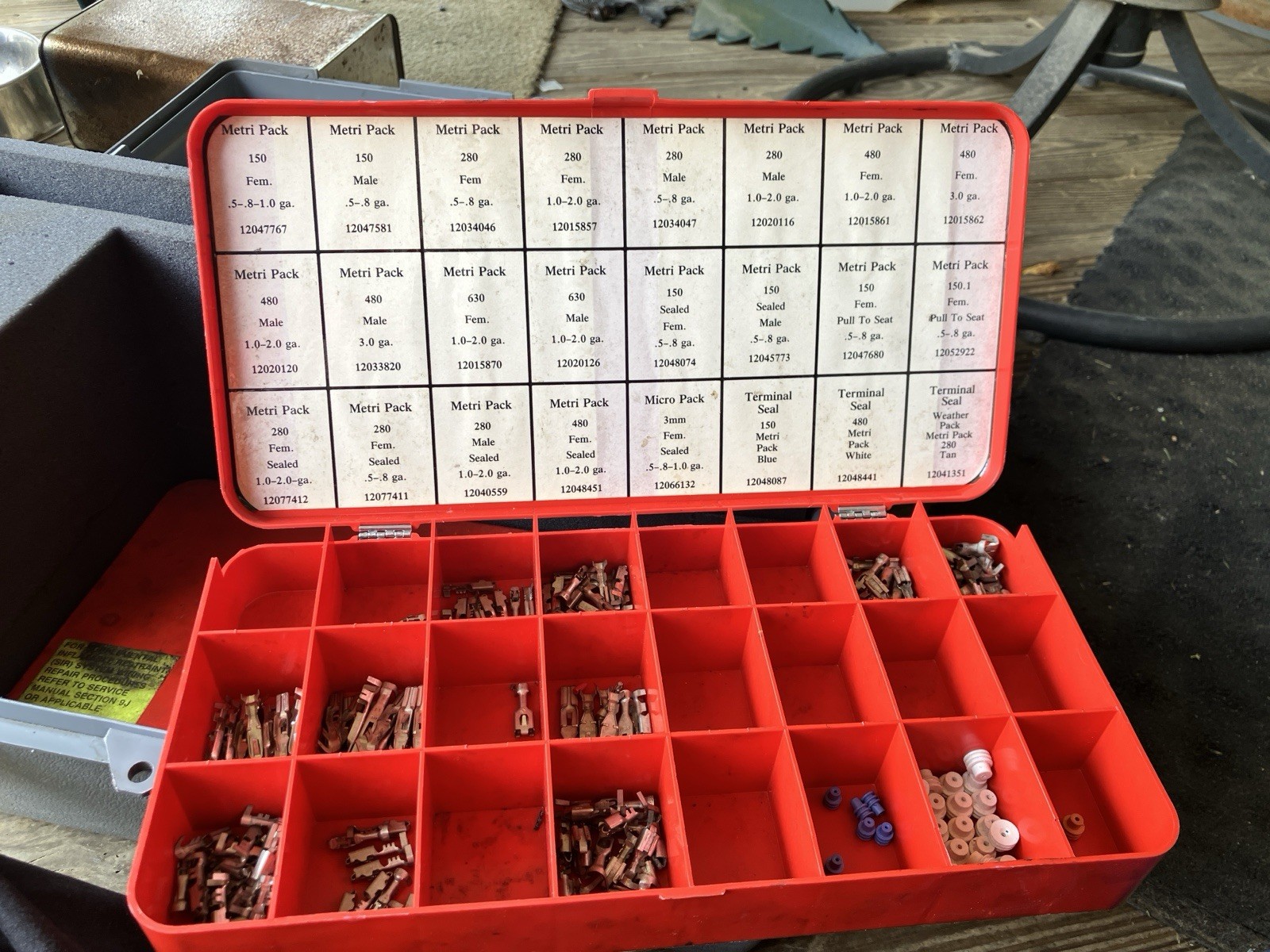 J-38125 Kent Moore 5 trays of Delphi terminals With Crimpers