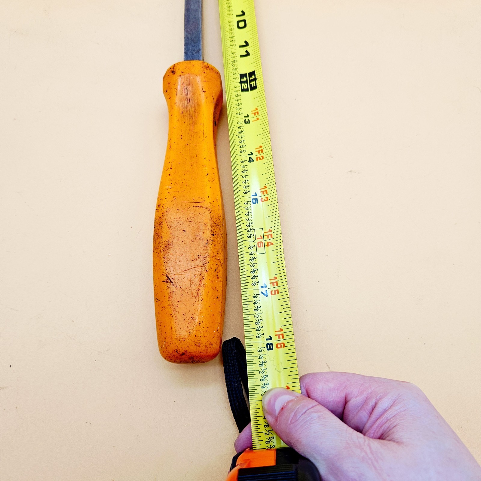 Vintage Snap-on Tools SPB18A Hard Orange Handled 17-in Pry Bar