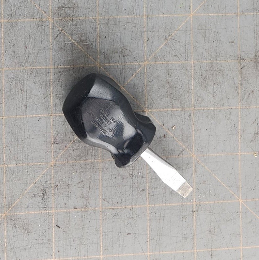 Snap On Tools Stubby Flat Blade Screwdriver SDD1 Black Hard Handle