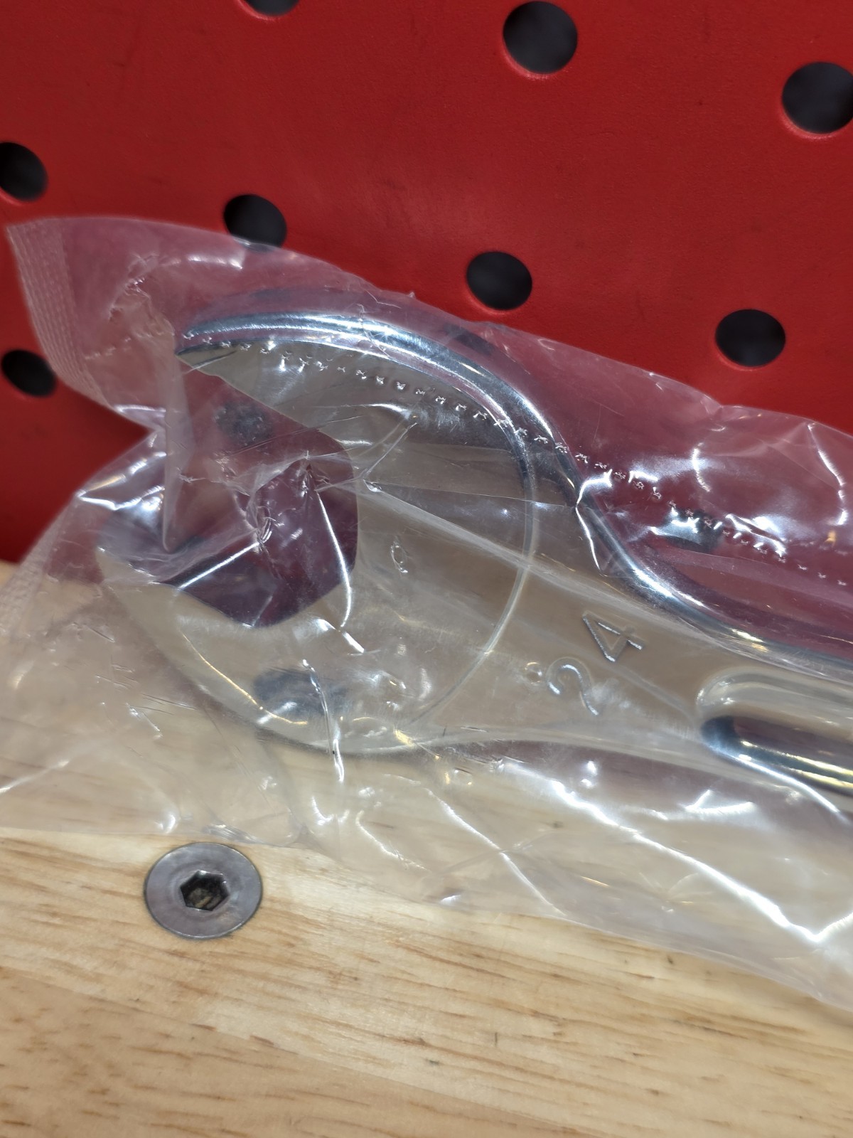 Mac Tools NEW M24CL440 24mm Precision Torque 12-Point Chrome Combination Wrench