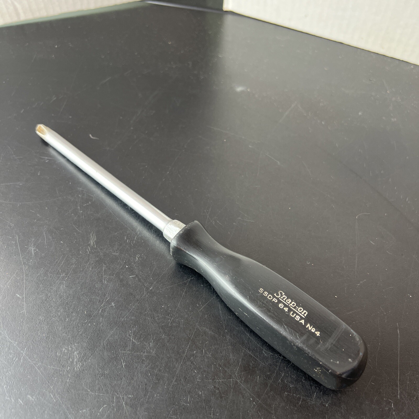 Snap-on Tools USA #4 Phillips Black Hard Handle Screwdriver SSDP64