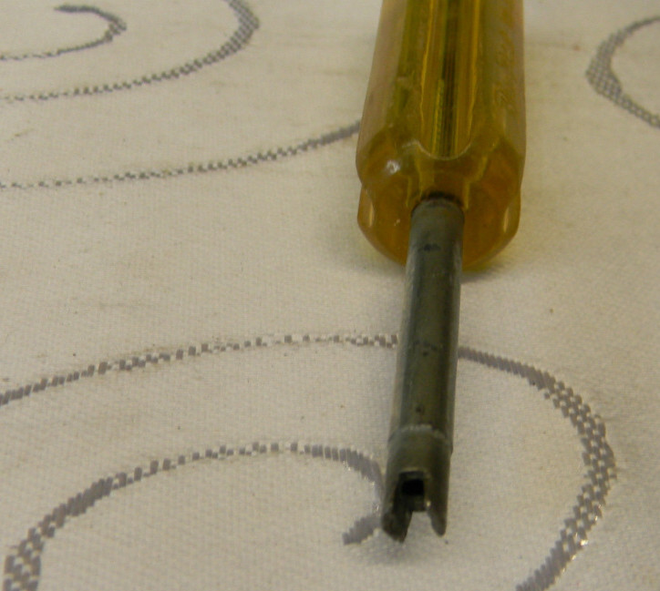 BLUE-POINT 4.25″ LONG YELLOW TIRE VALVE CORE TOOL #TR-104-A