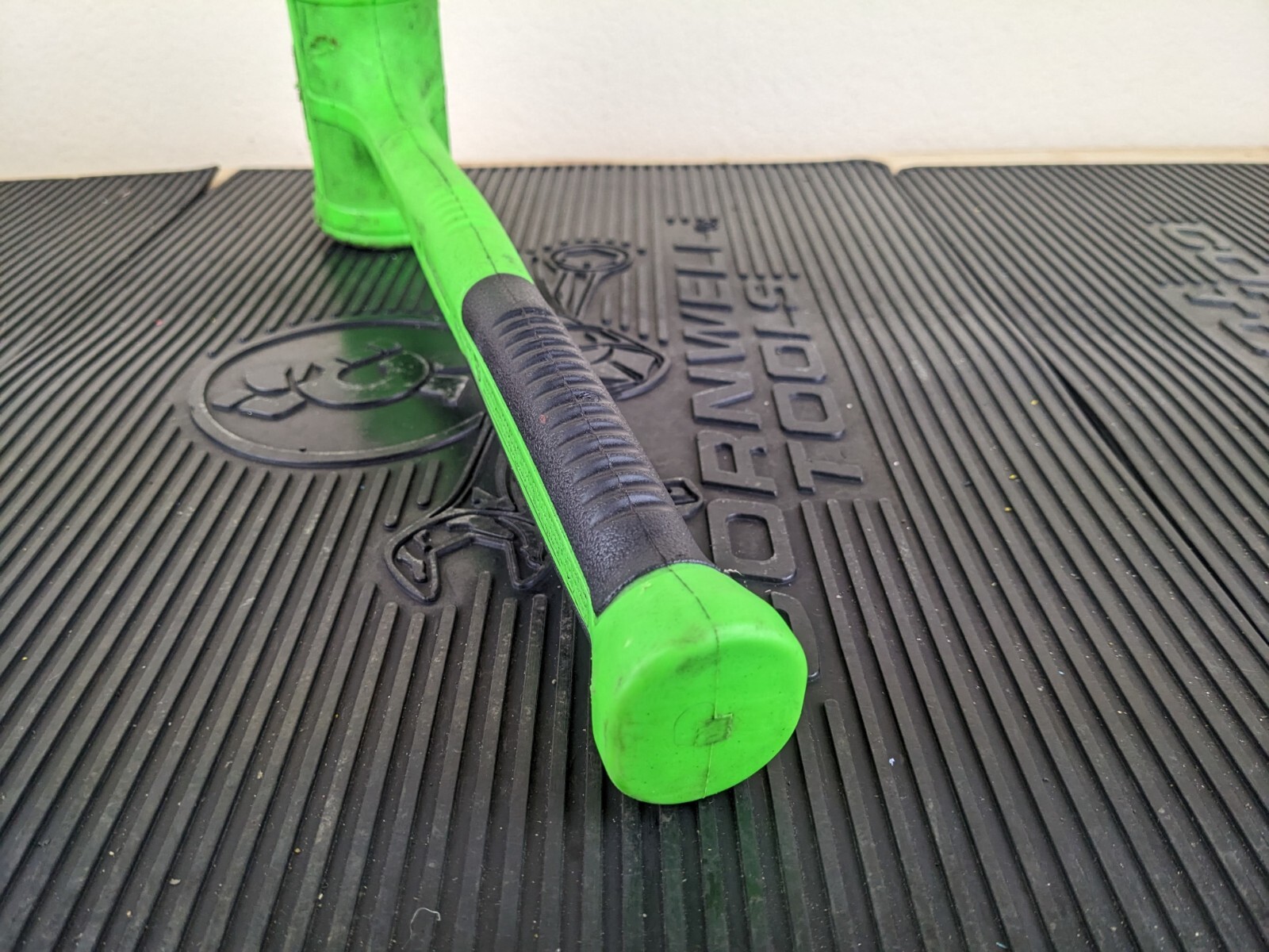#as285 Snap-On HBFE48 Dead Blow 48-Ounce Soft Grip Hammer Green