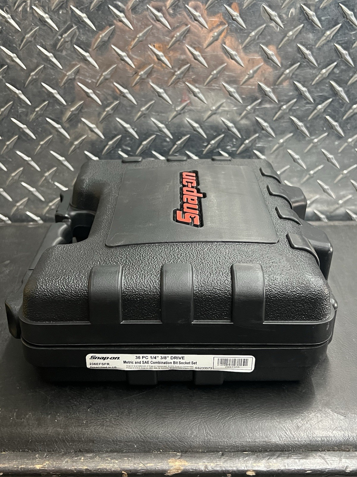 Snap-On 36pc 1/4″ 3/8″ Drive Metric & SAE Combination Bit Socket Set 236EFSFR