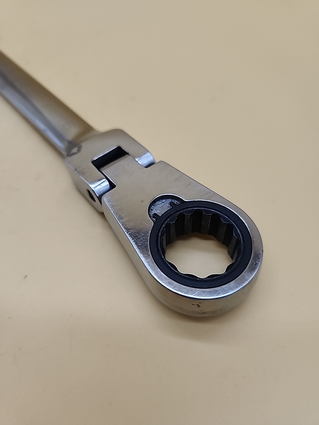Blue-Point BOERF22A SAE 11/16″ 12pt Reversible Ratcheting Flex Wrench