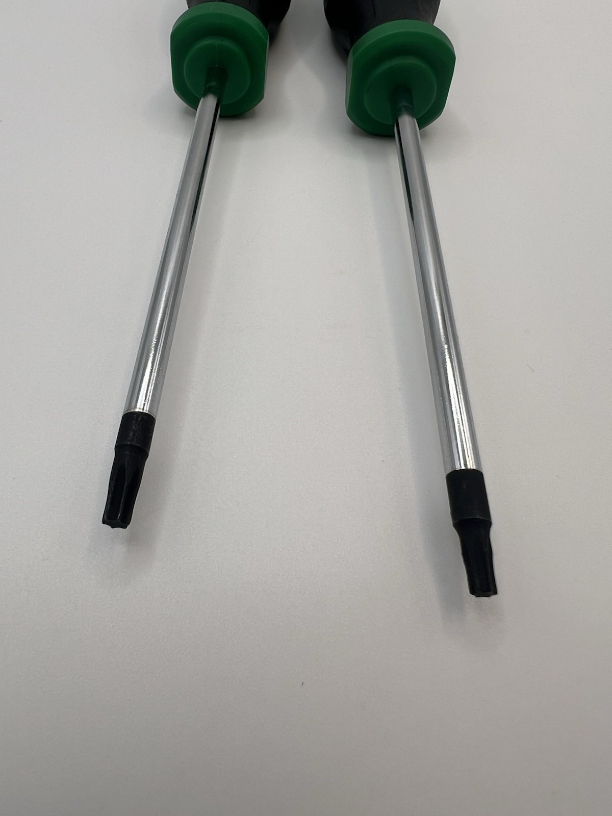 SK Hand Tools 2pc Torx Screwdriver Set T15 T20 Pro Grip Magnetic Star Drivers