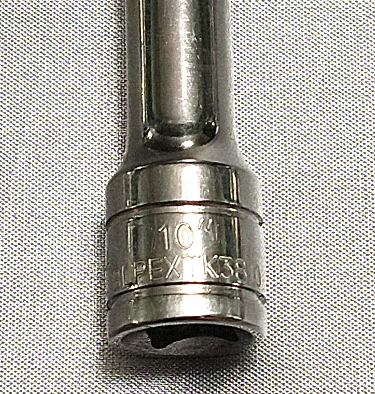 BLUE POINT BLPEXTK3810, 3/8″ Dr. 10″ EXTENSION, KNURLED *LOCKING FRICTION BALL*