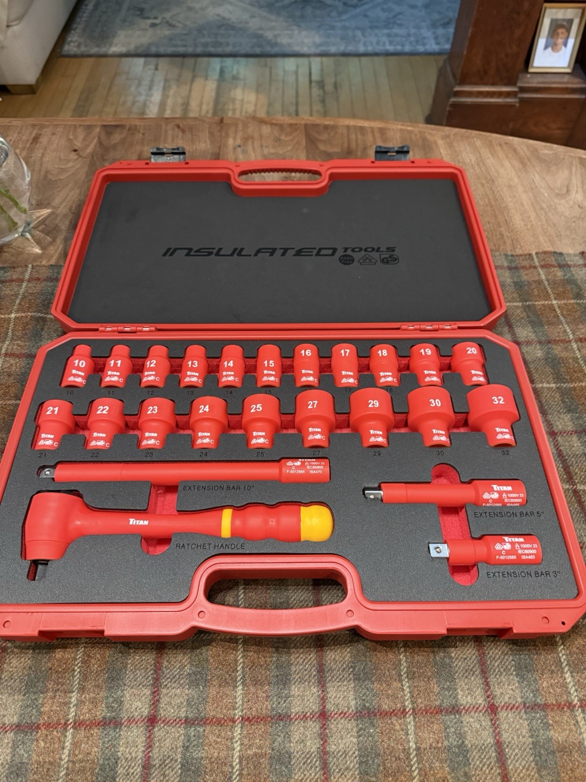 Titan Tools 62100 1/2″ Drive Metric Ratchet and Socket Set – 24 Piece
