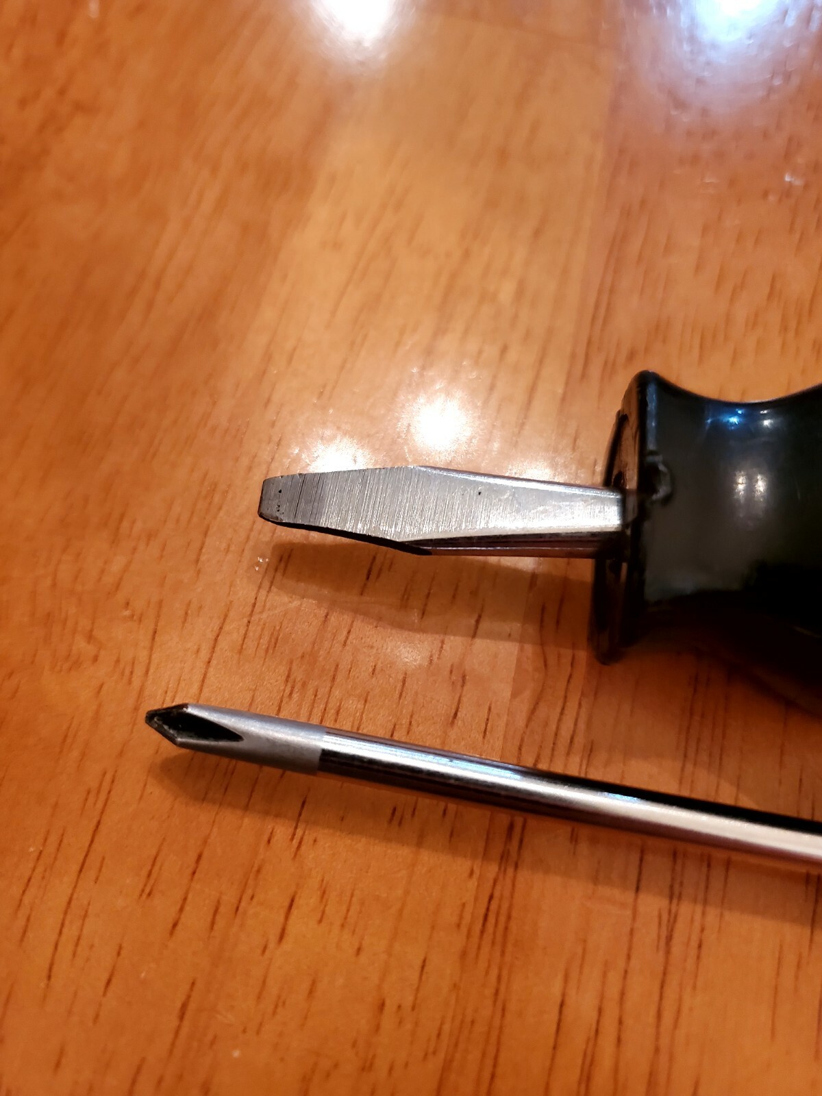 Snap On #1 Phillips Midget Flat Head Screwdrivers Black Hard Handles Lot Of 2