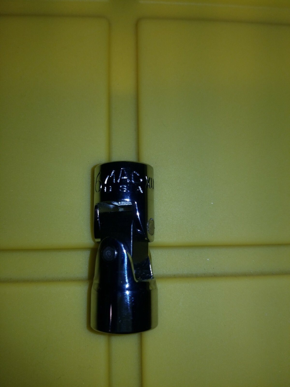 NEW Mac Tools 3/8″ DRIVE UNIVERSAL SOCKET 9/16″ – 6-PT.XU186RA $50.99