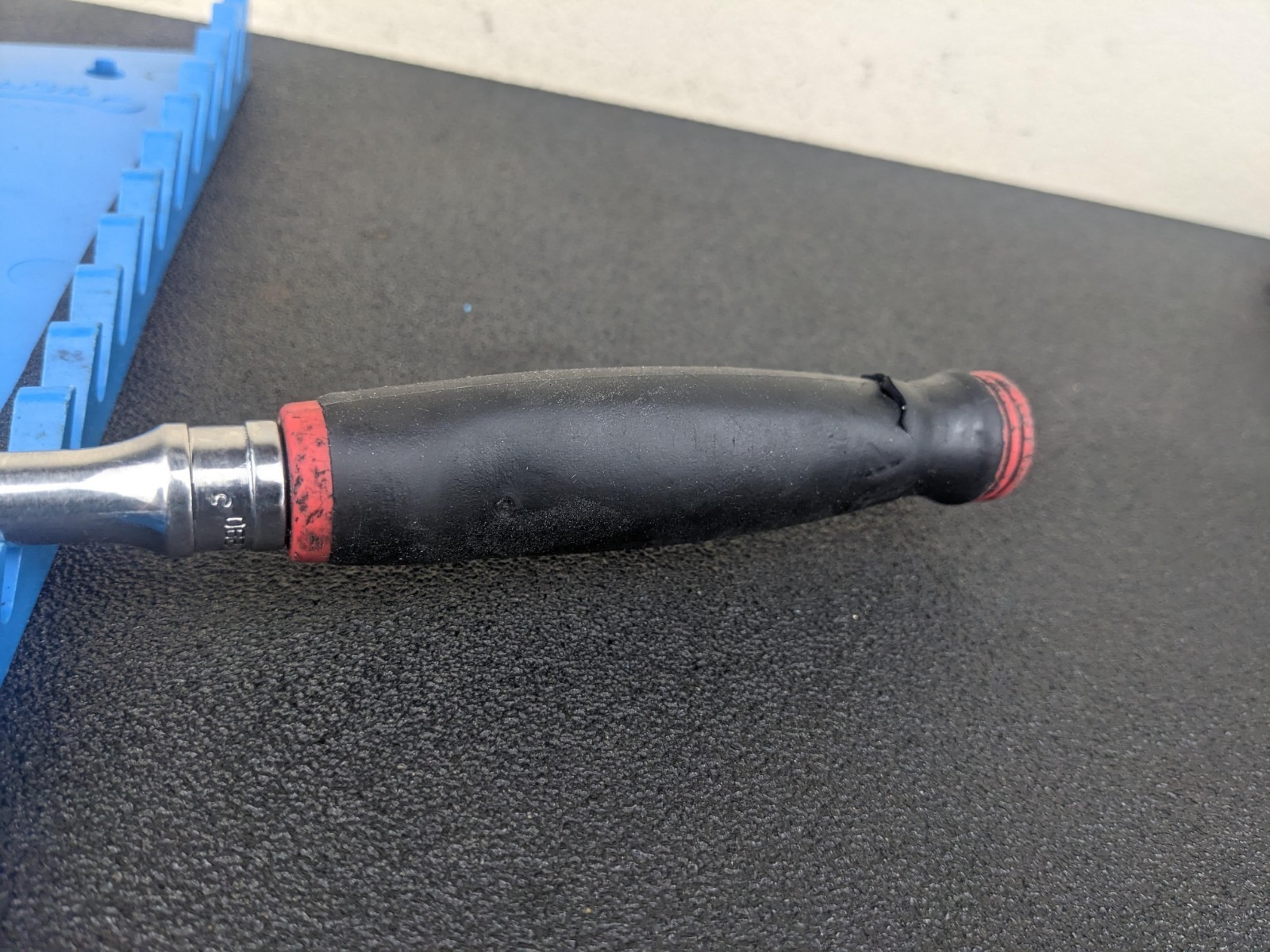 #bl152 Snap On Tools 3/8” Drive 12″ Soft Grip Red Long Handle Ratchet FHL80