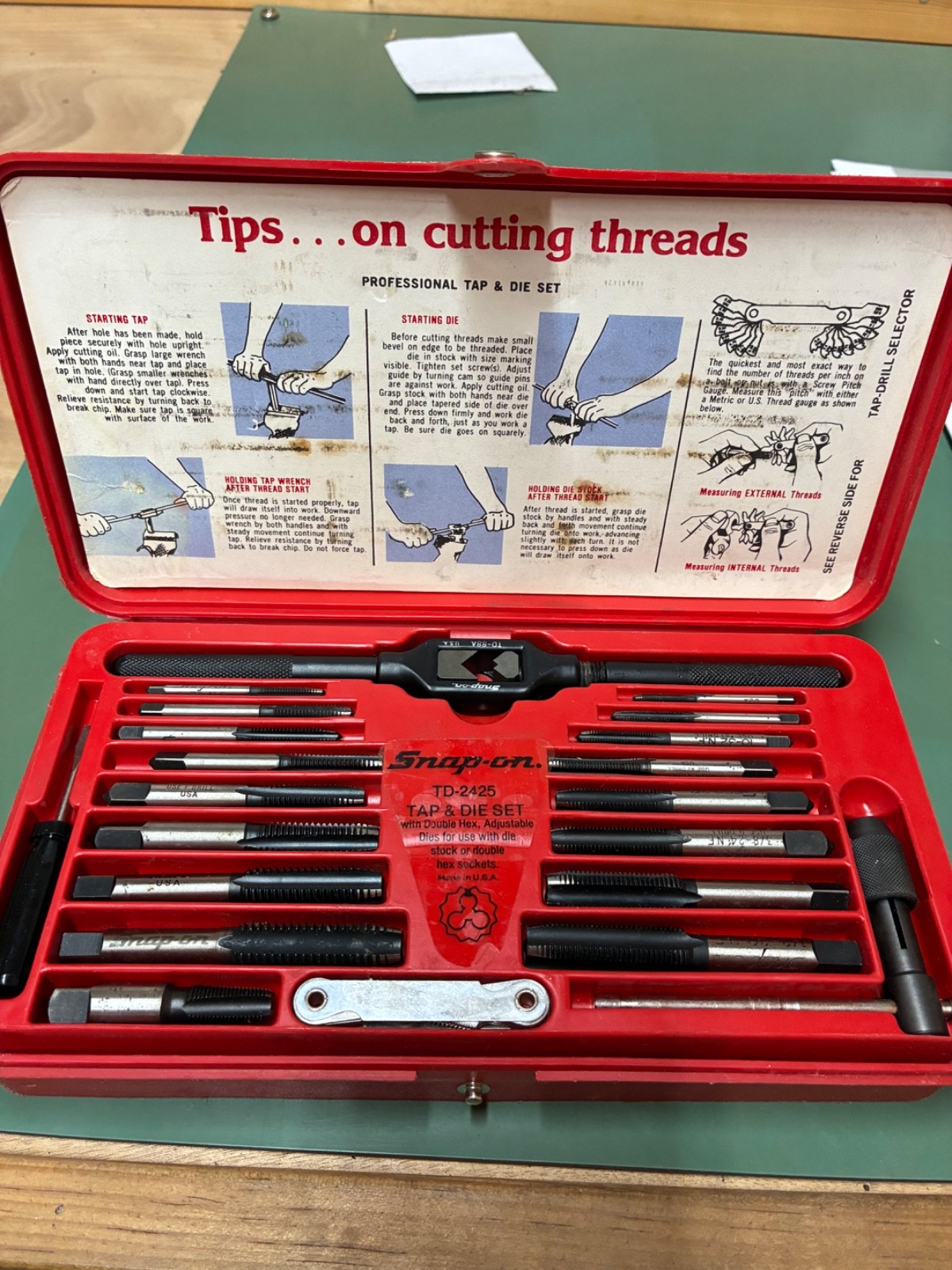 Snap On TD 2425 Tap & Die 42-piece complete set.