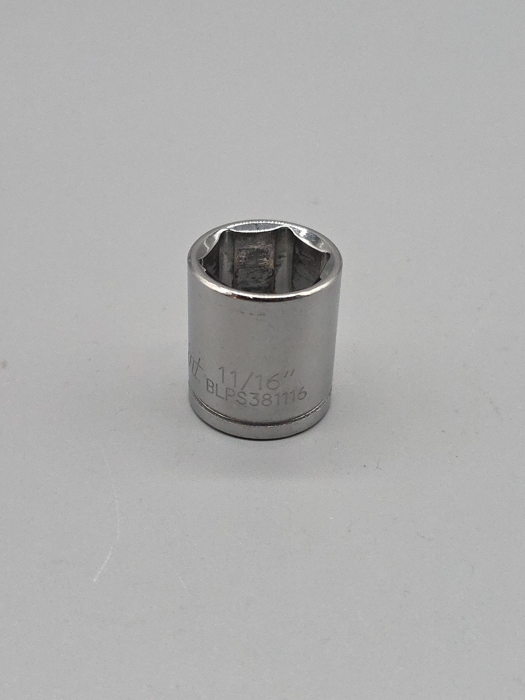 Blue-Point Tools BLPS381116 6 Pt 3/8″ Drive 11/16″ SAE Shallow Socket Chrome USA