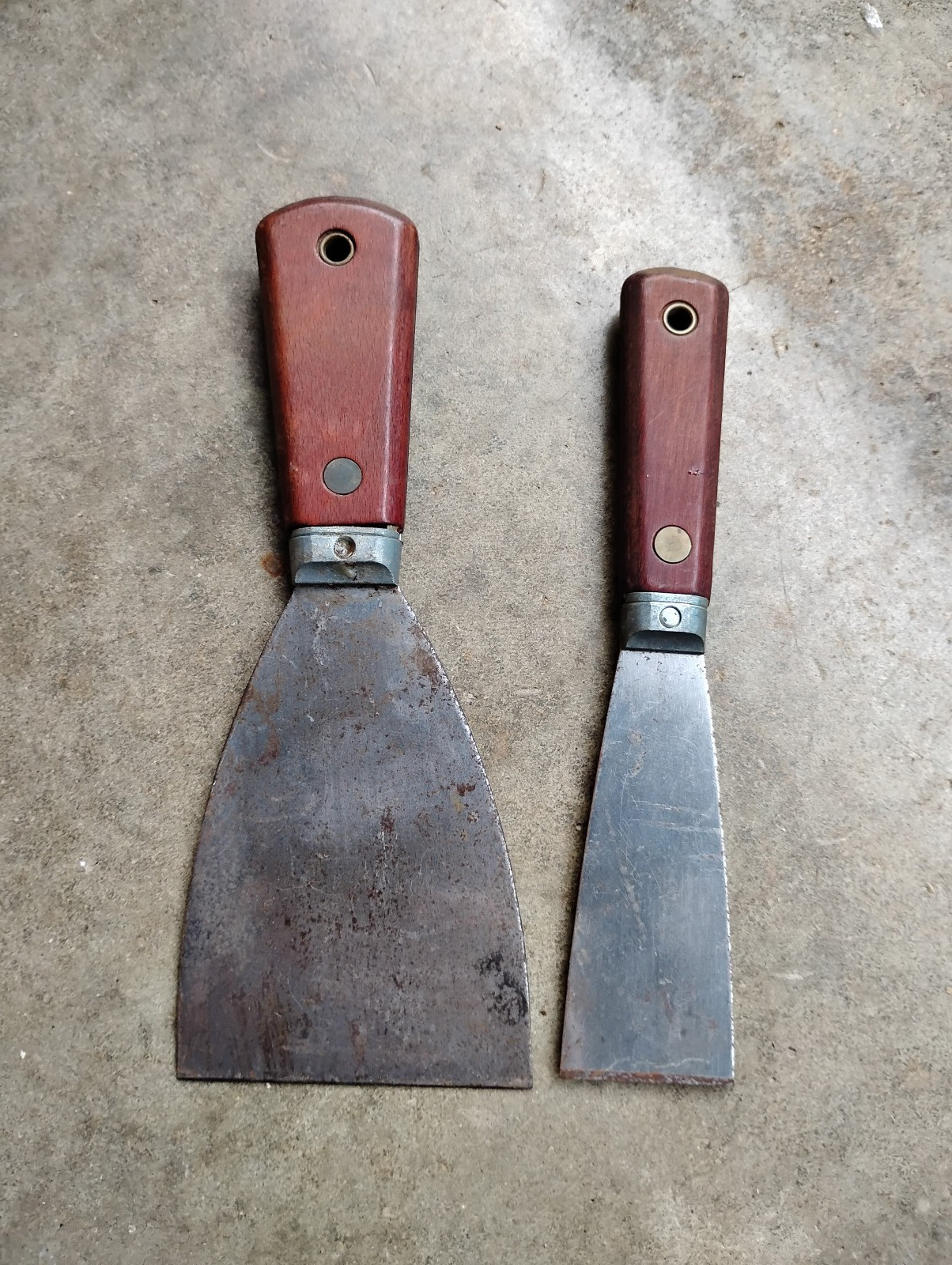 Red Devil Stiff Putty Knife Wood Handle Brass Pin 1-1/2″ & 3″ Lot