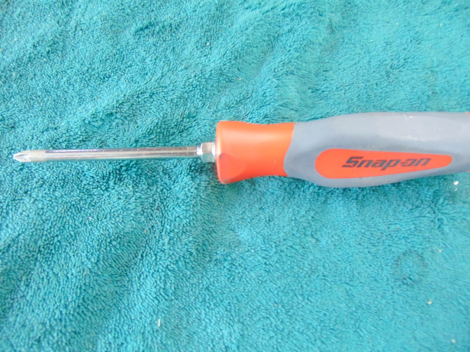 Snap On Tools SHDZ42 Pozidriv #2 Red & Gray Hard Grip Screwdriver USA NEW