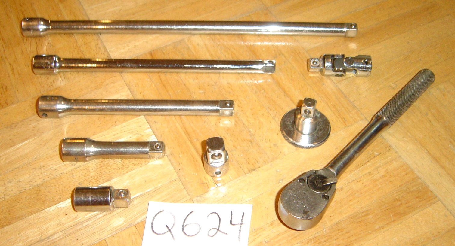 MAC TOOLS 9 PIECE 3/8 DRIVE RATCHET 5 EXTENSIONS, UNIVERSAL AND 2 OTHERS
