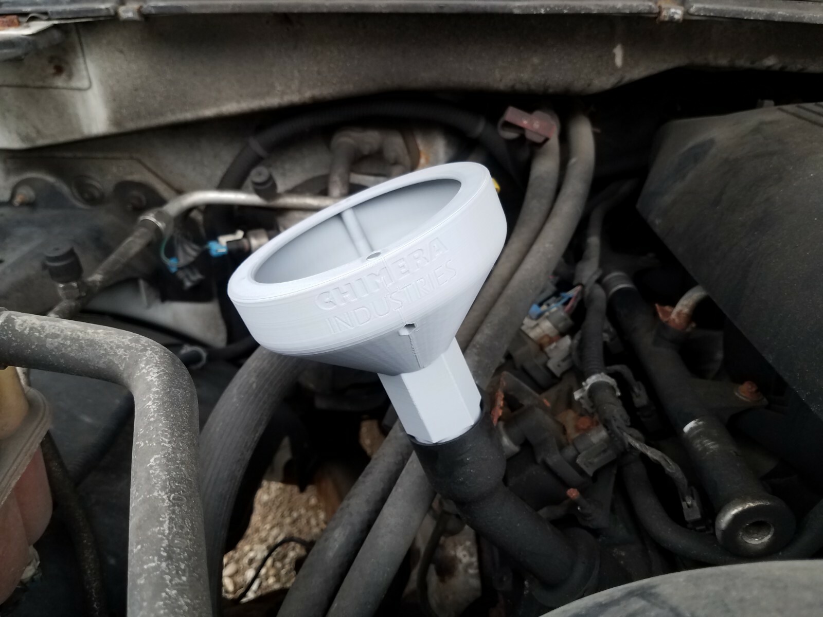 No Spill Locking Oil Funnel for GM Cars/Trucks – Vented High Flow & Magnetic!