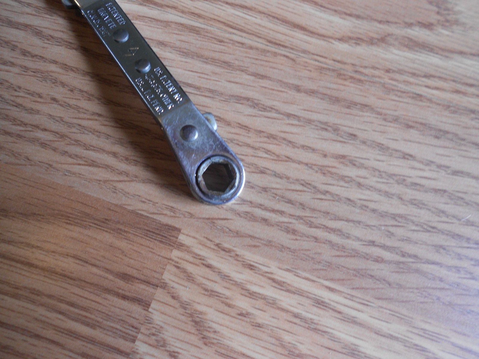 1 MAC TOOLS ROW0810 1/4″ x 5/16 6pt Reversible Ratcheting Offset Box Wrench USA