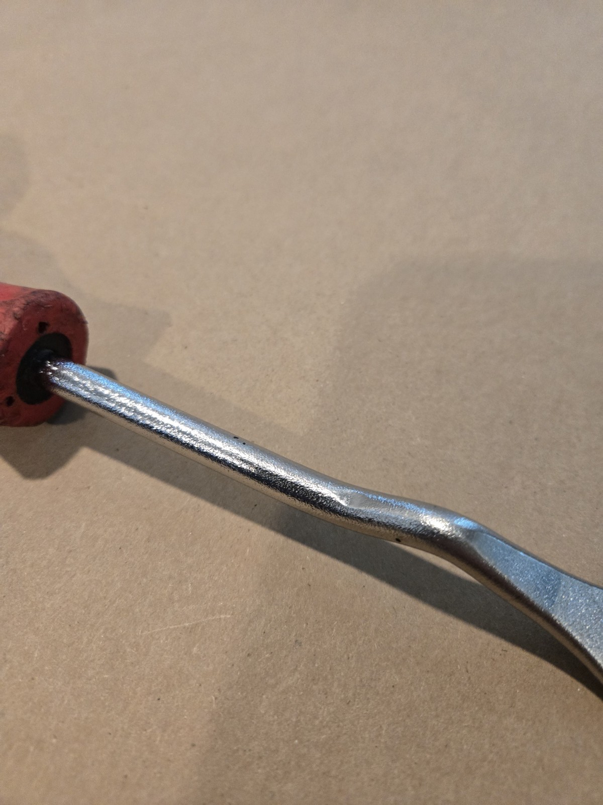 Snap On 10″ Long Soft Grip Dished Trim Pad Tool Red/Black Handle USA ASGD1B
