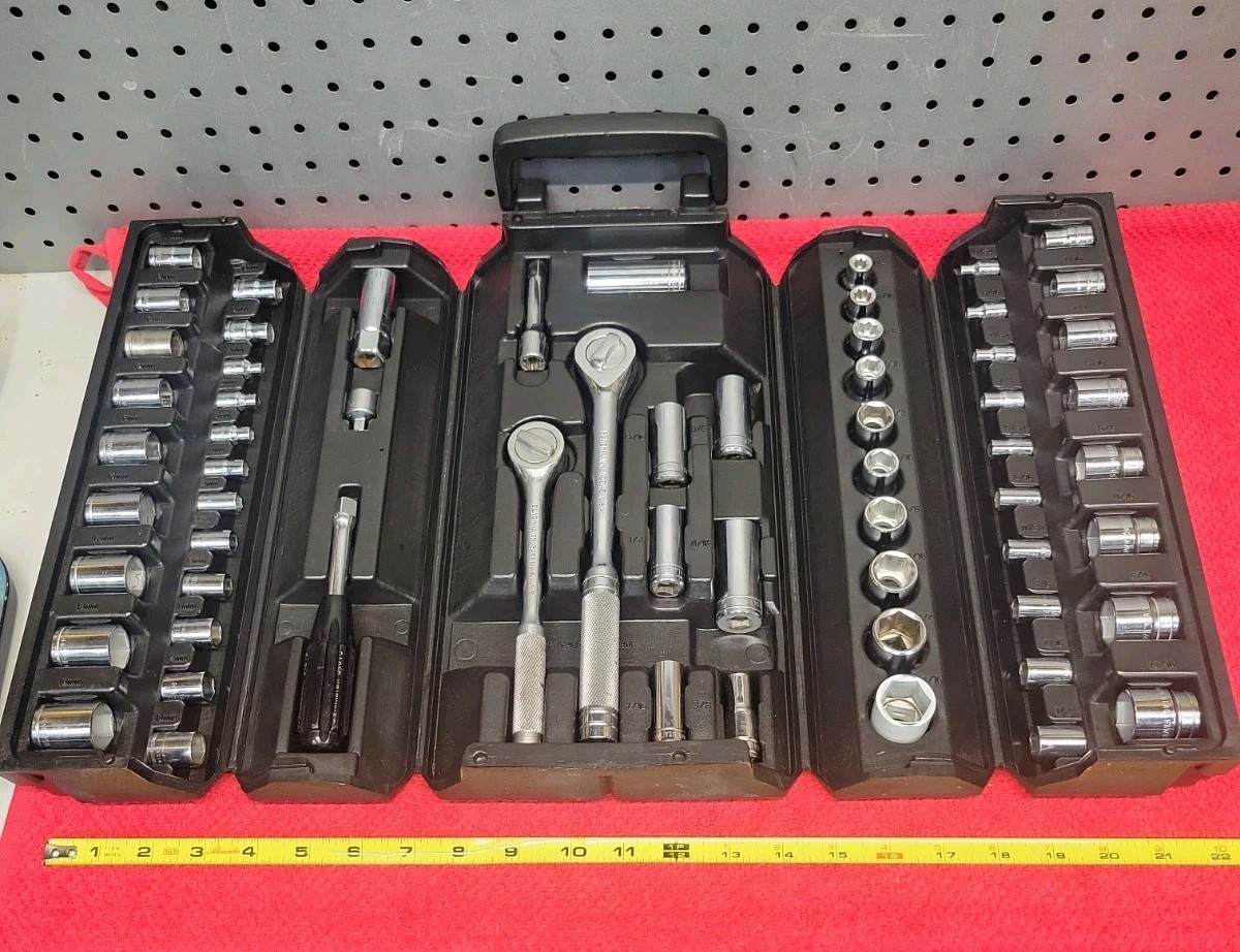 BLACKHAWK TOOLS METRIC & SAE 62 PC SOCKET SET W/CASE VTG USA 🇺🇸