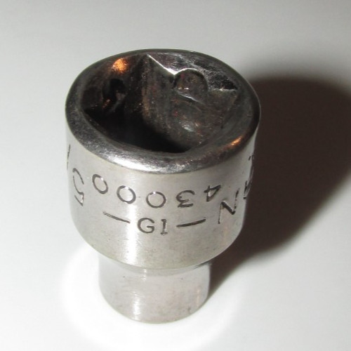 T #143 – Craftsman Tools 5/16″ Socket 6 Point 3/8″ Drive Inverted G1-43000 USA