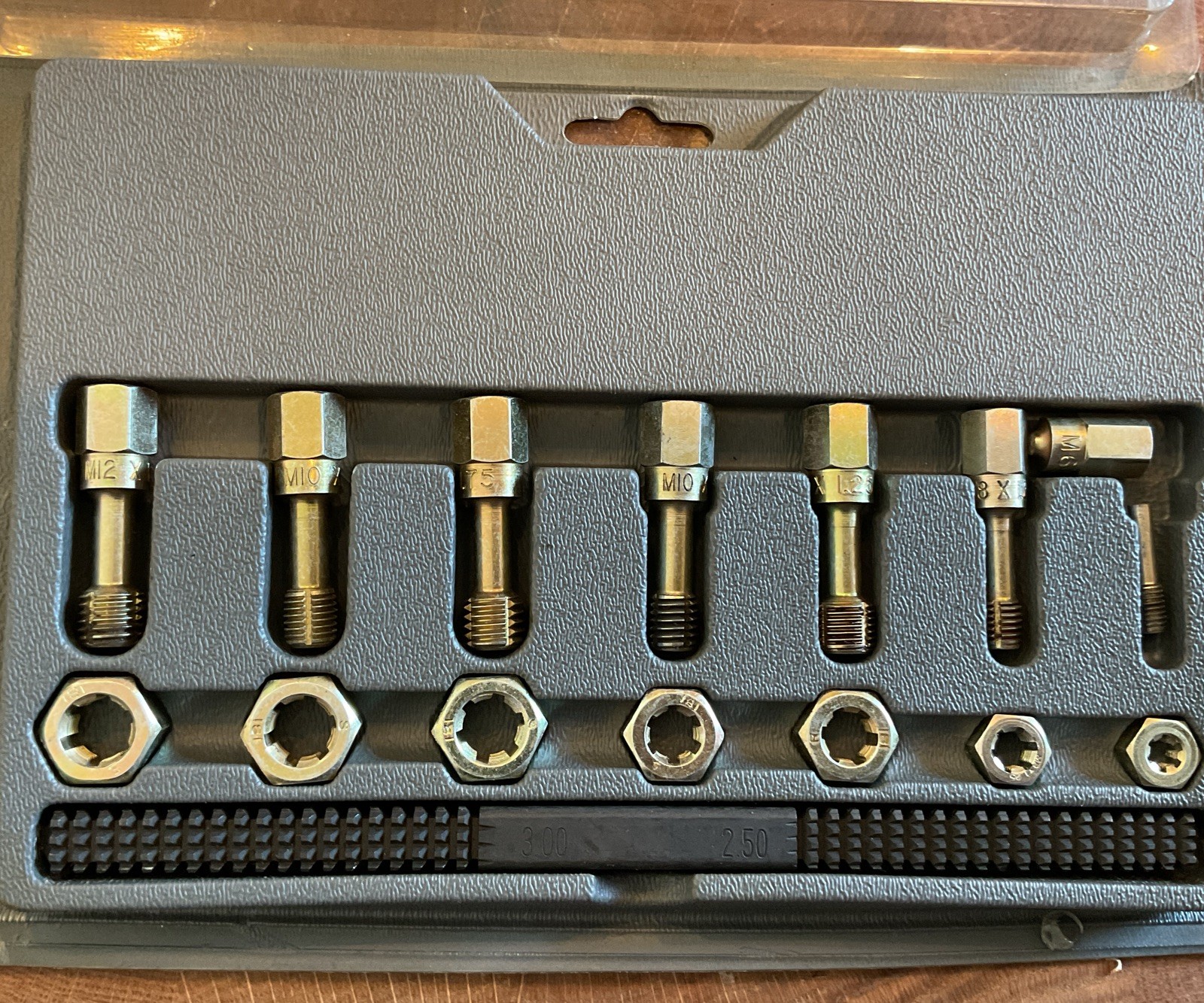 THREAD REPAIR METRIC TAP AND DIE RETHREADER 15 PCS SET LANG 2584 MADE IN USA