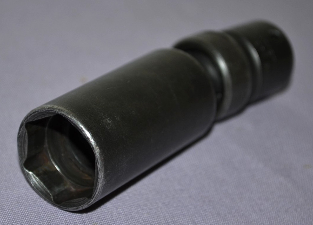 Snap-On S97098 3/8″ Drive 6-Pt 13/16″ Universal Spark Plug Impact Socket USA