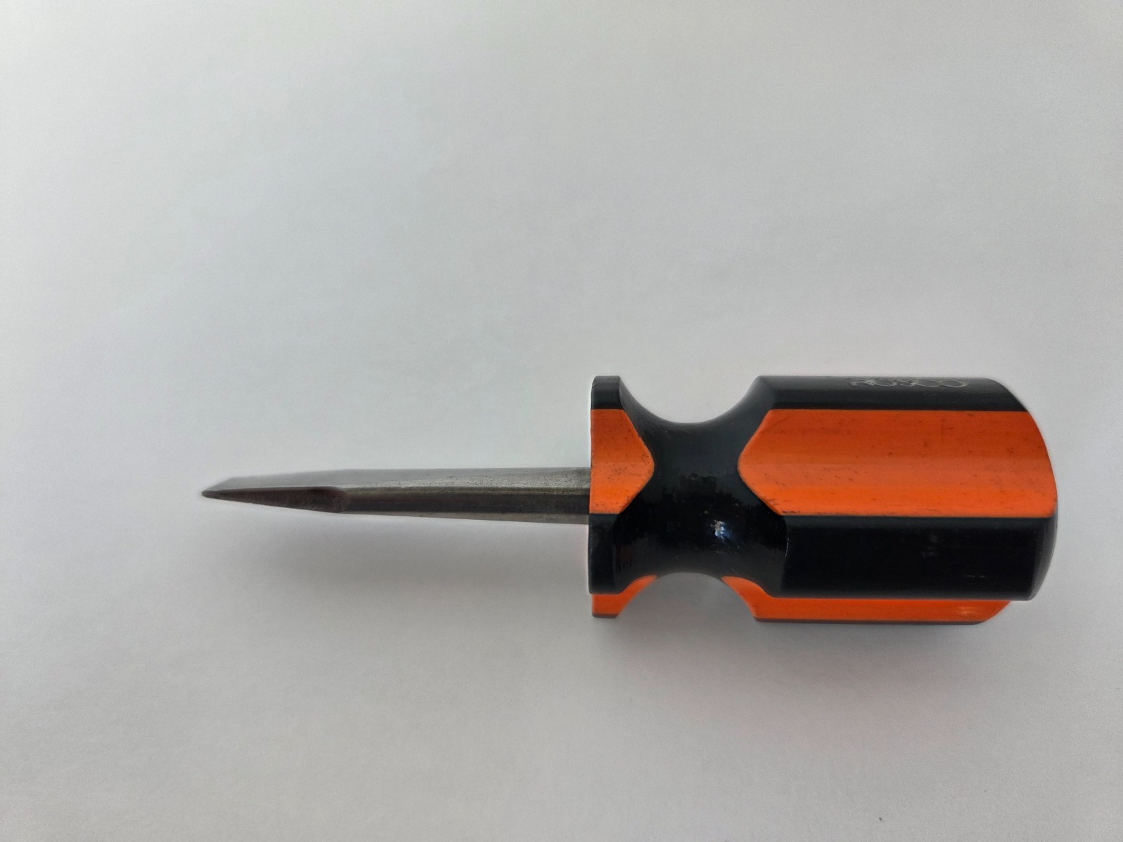 ROSCO USA Screwdrivers Stubby Short Flat head and Phillips Lot of 2 TOOLS