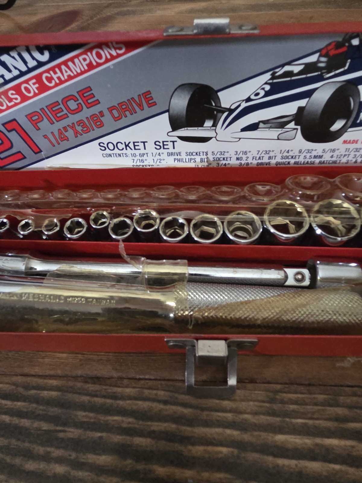 Vintage 21 Piece Socket Set-True Value