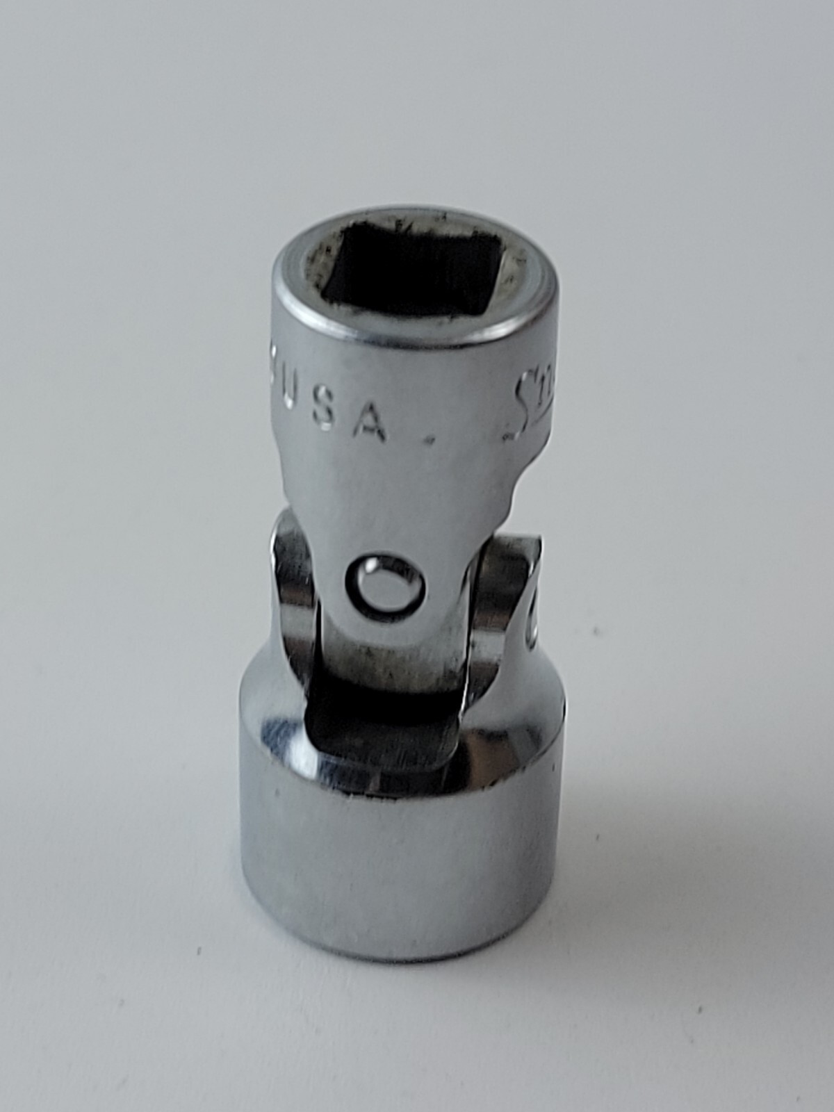 Snap On Tool FVU20 5/8″ Flank Drive Shallow Universal Socket 3/8″ Drive 12 Point