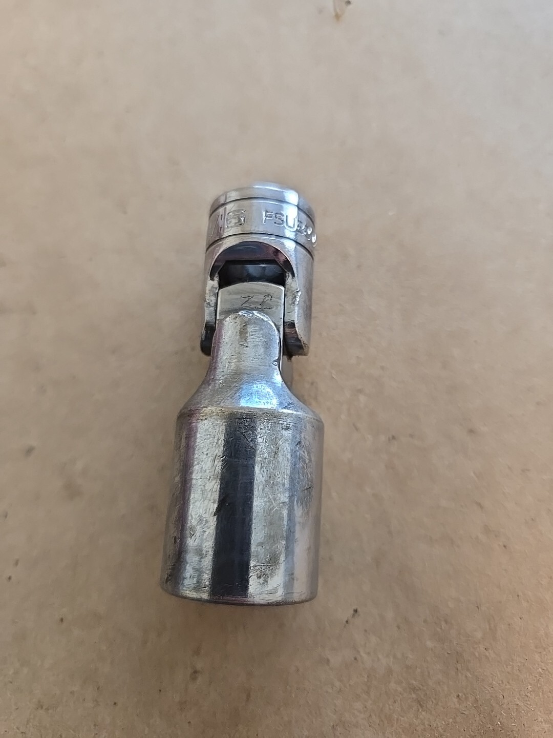 Snap On 3/8″ Drive 11/16″ 6PT SAE Deep Chrome Universal Swivel Socket FSU22