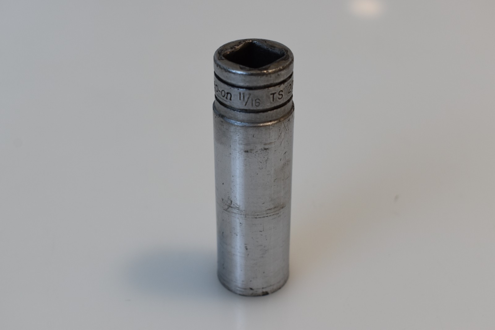 Snap On Tools TS221 11/16″ SAE Flank Drive Deep Socket 1/2″ Drive 6 Point USA