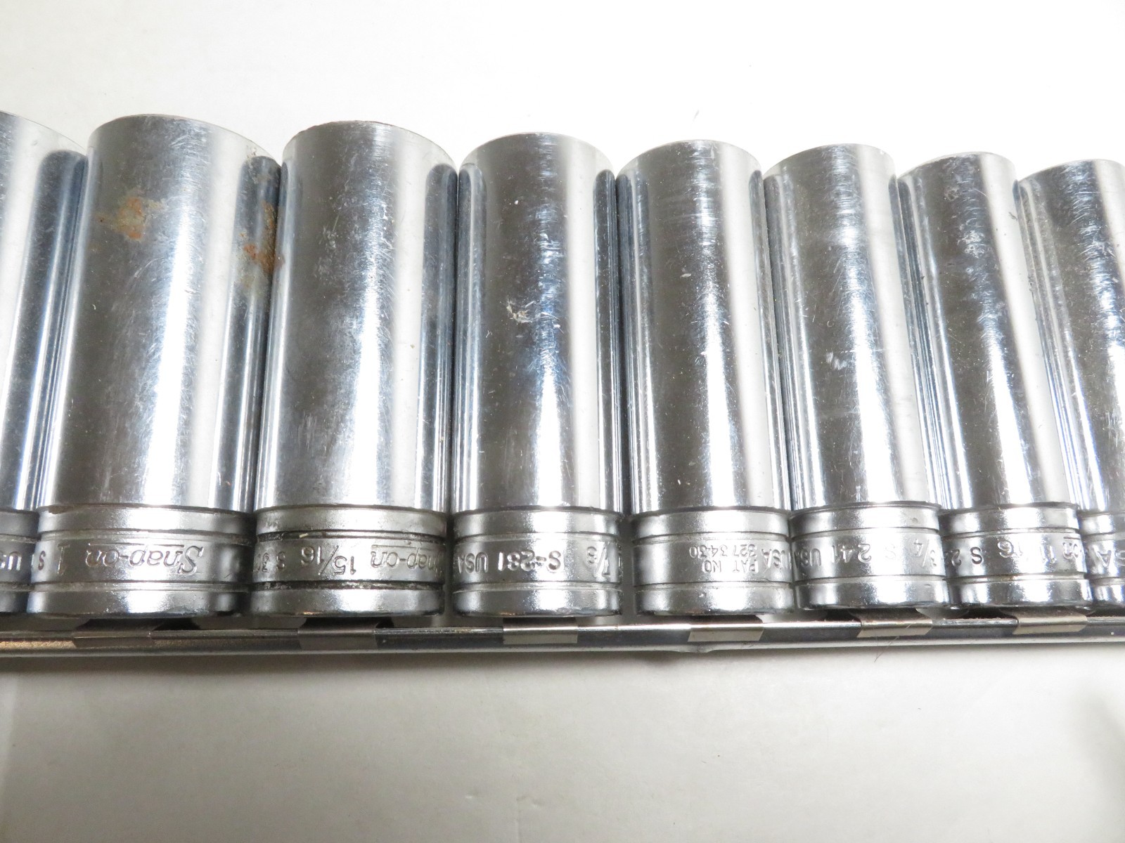 Snap-on 1/2″ Drive Deep Socket Set 13 Pc. SAE 12 Point 3/8″ to 1-1/8″