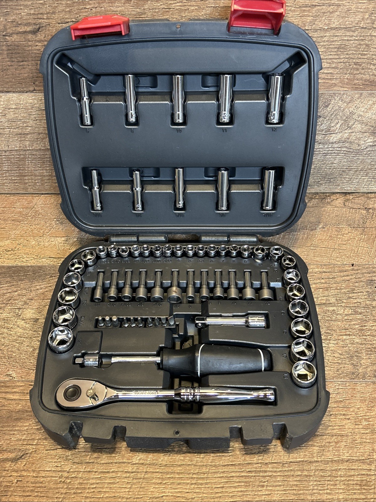 Husky 65-Piece 1/4 IN AND 3/8 IN DRIVE MECHANICS TOOL SET-Excellent Condition