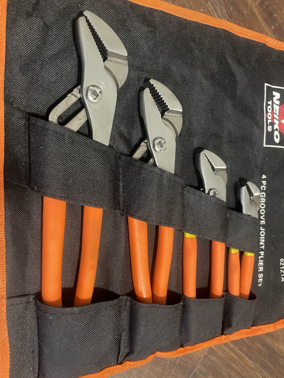 Neiko Tools 4-pc Groove Joint Plier Set 6″, 8″, 10″, 12″ Sizes.
