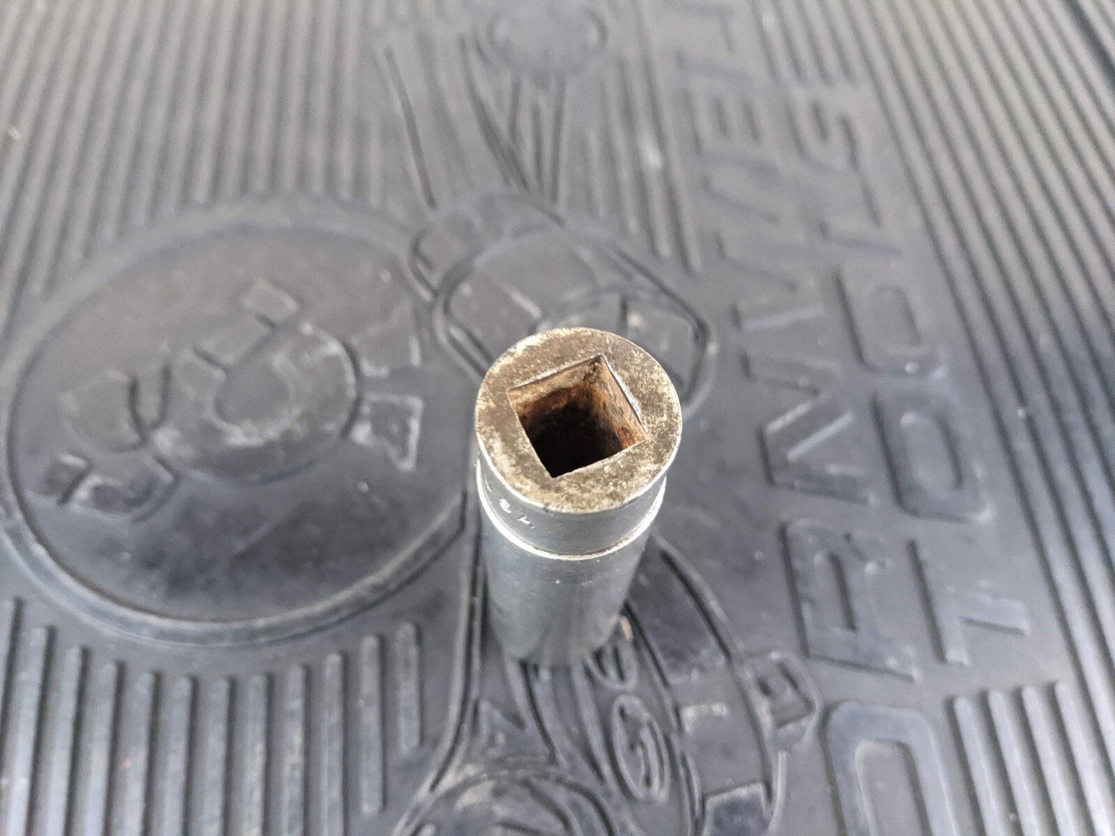 #at793 Snap On Tools SVS221 1/2″ Drive 11/16″ Deep Chrome USA Socket