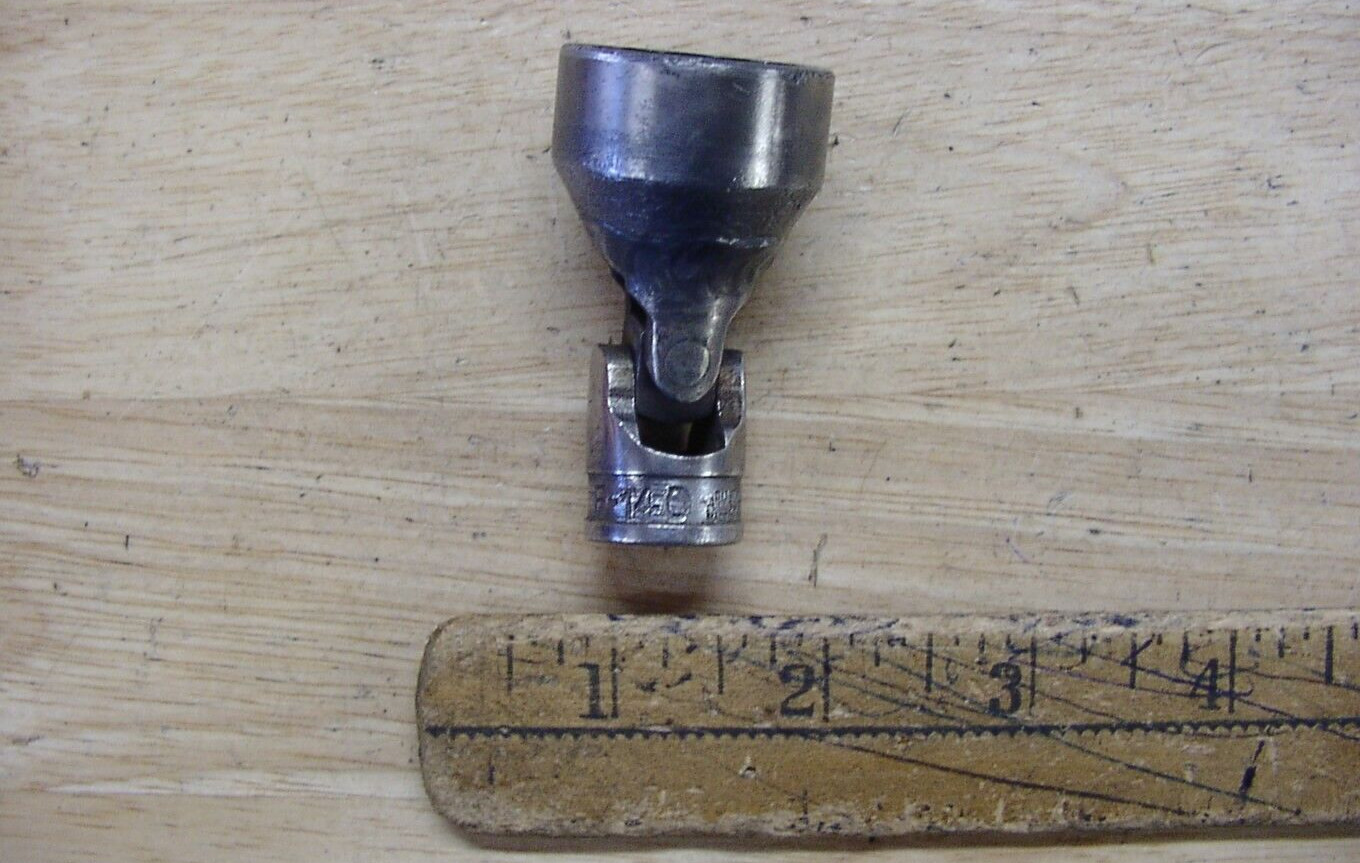 Vntg Armstrong Armalloy F-140 Universal Wobbler Socket,3/8″ Dr. X 1-1/16″,VGC