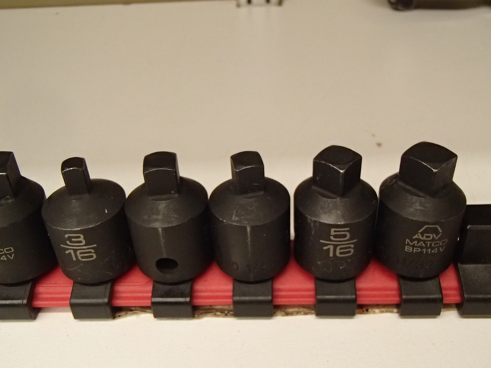 Matco Tools SBP114V 13/8″ Drive Pipe Plug Impact Socket set (missing 3/8 female)