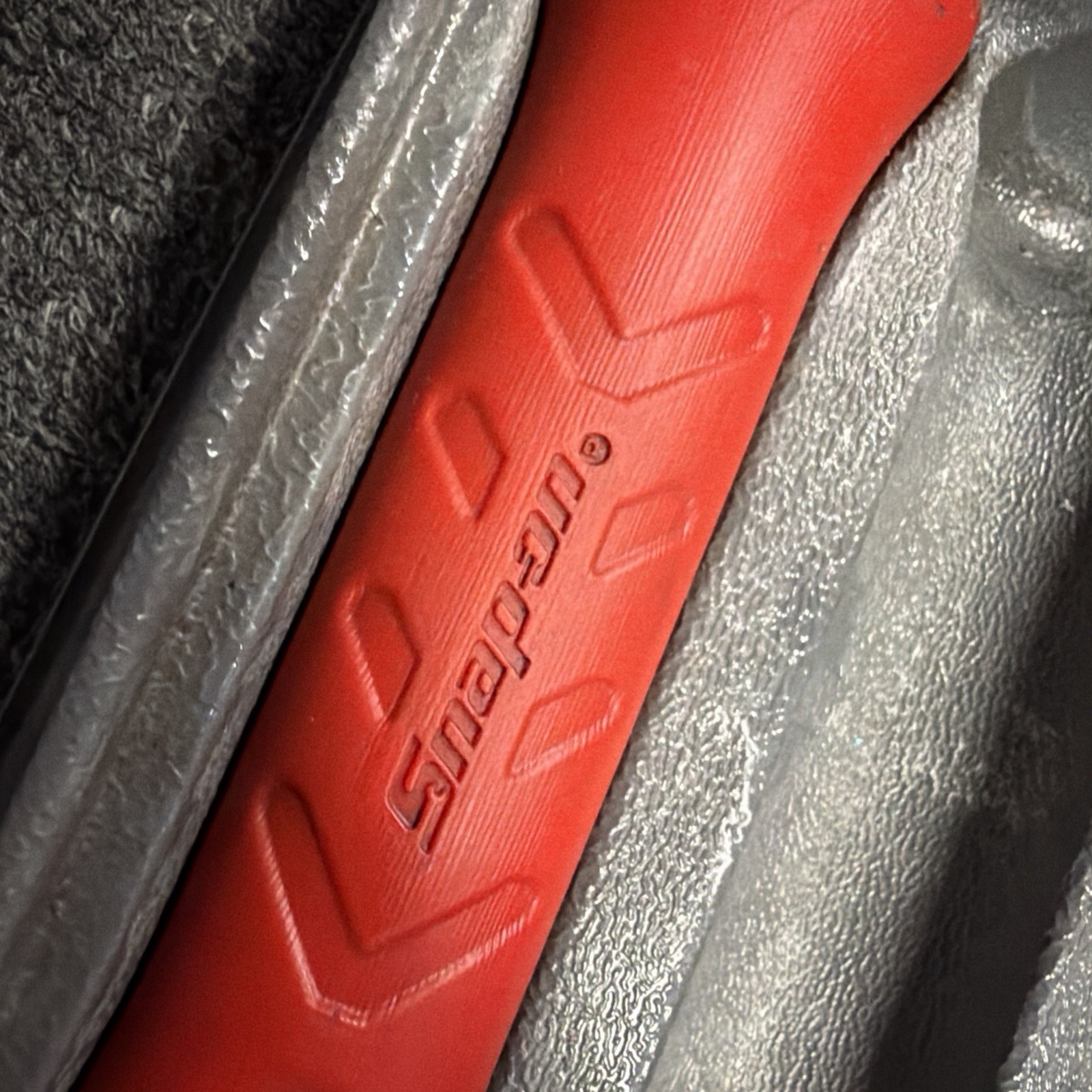 snap on striking pry bar set