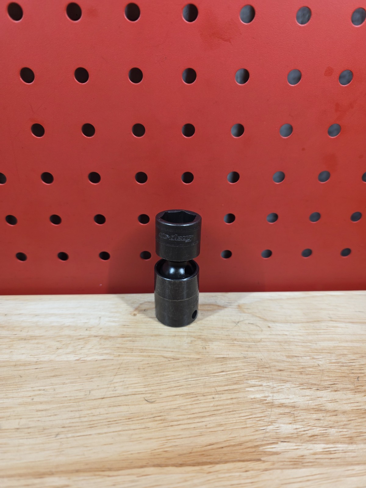 Snap-on Tools NEW IPFM17C 17mm 3/8″ Drive Metric 6-Point Impact Swivel Socket