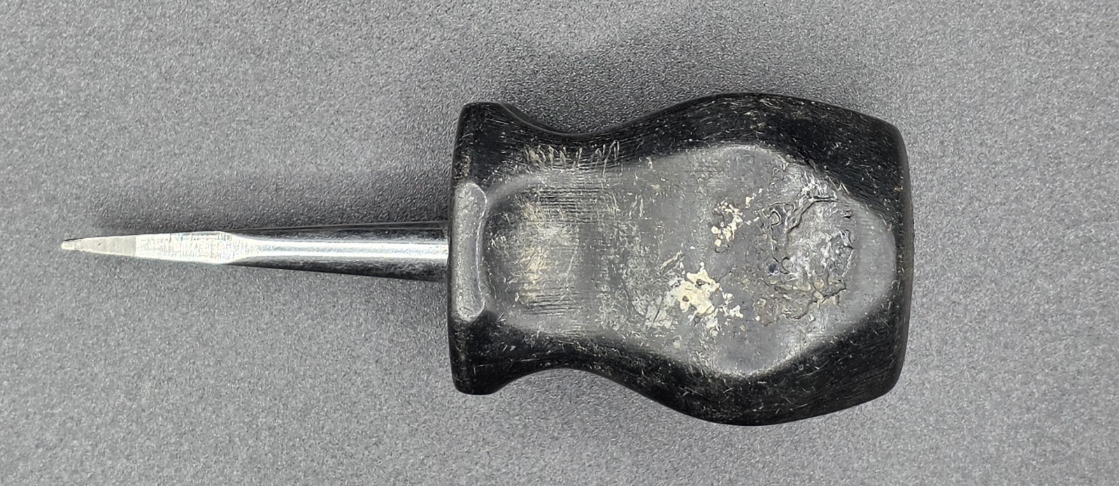 Snap-on Hard Black Handle Flat Stubby Screwdriver SDD1