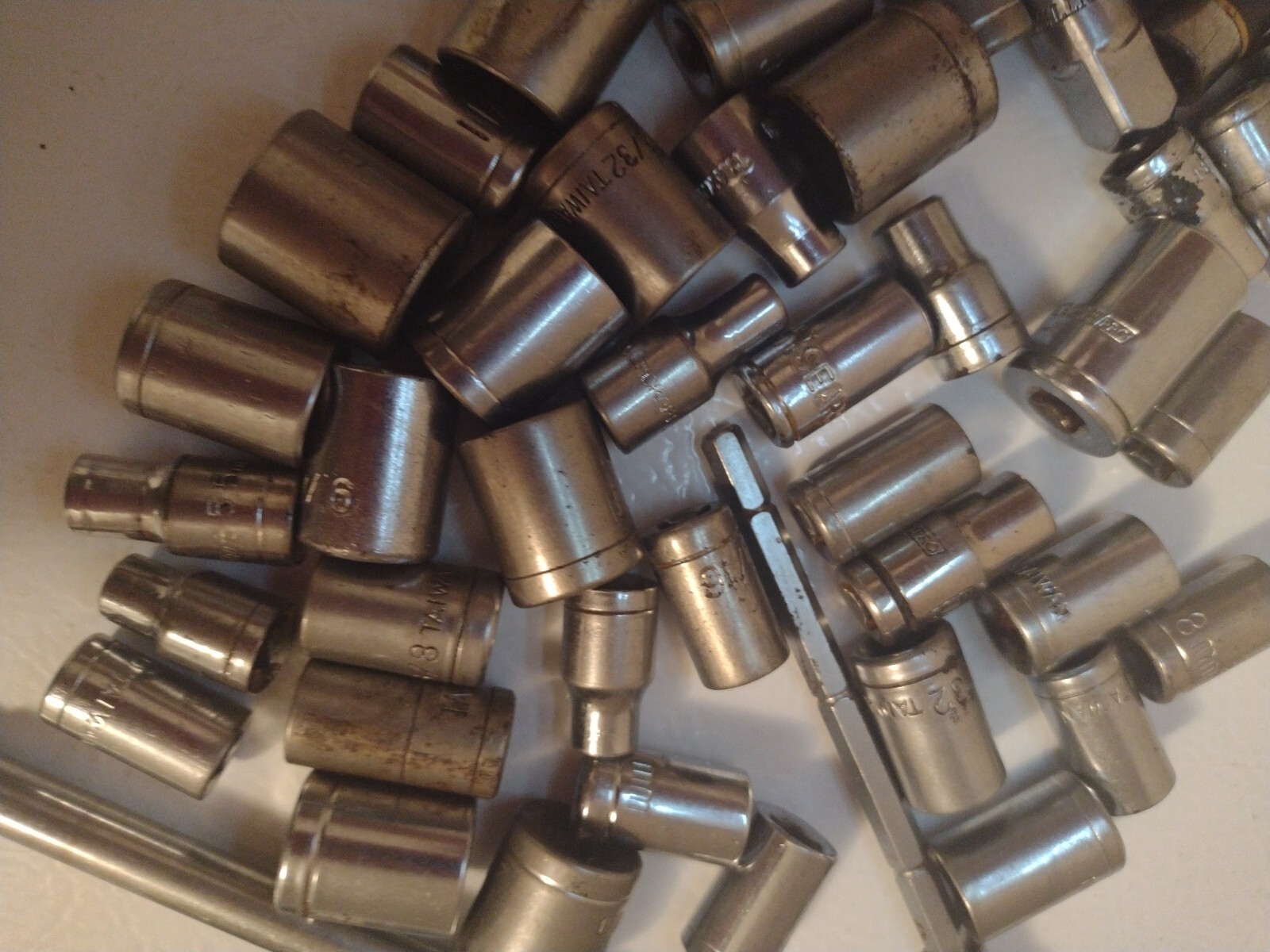 Assorted 1/4″ Drive Sockets -50 Sockets SAE and Metric Various Brands