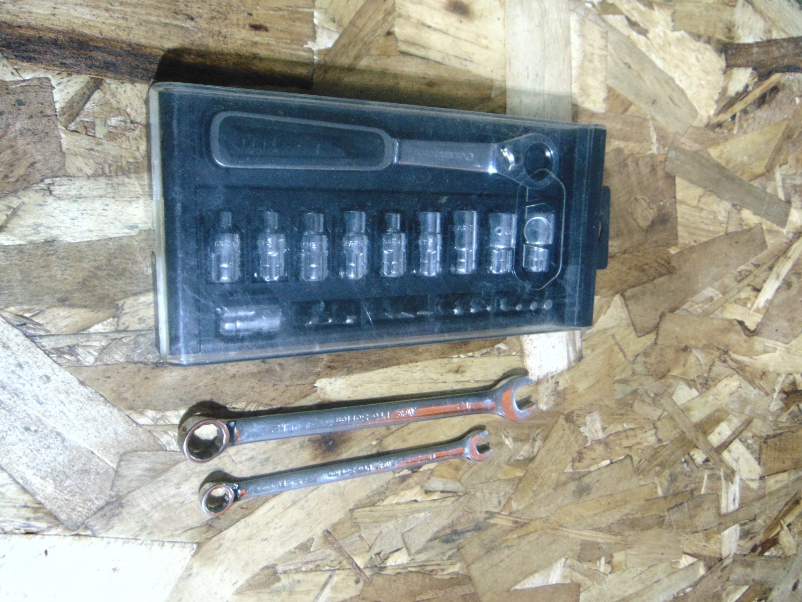 23 Piece Ace Hardware Gearratchet Standard SAE Splined Socket Ratchet Set