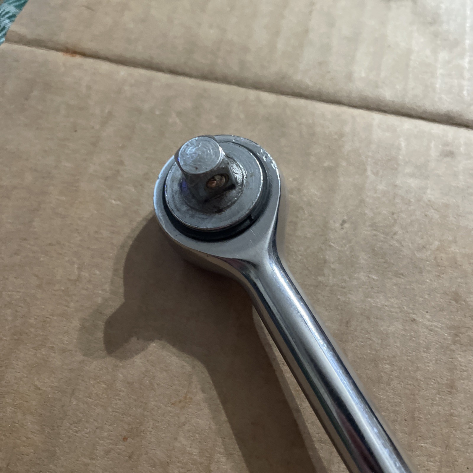 Vintage Unbranded 7.75″ Long Ratchet 3/8″ Drive Round Head Knurled Handle