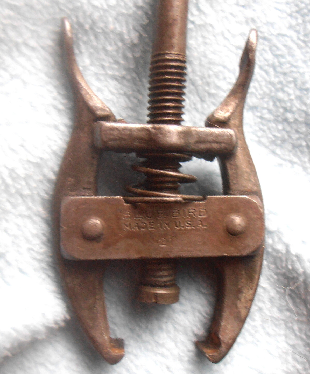 VINTAGE BLUE BIRD BATTERY CLAMP PULLER #21