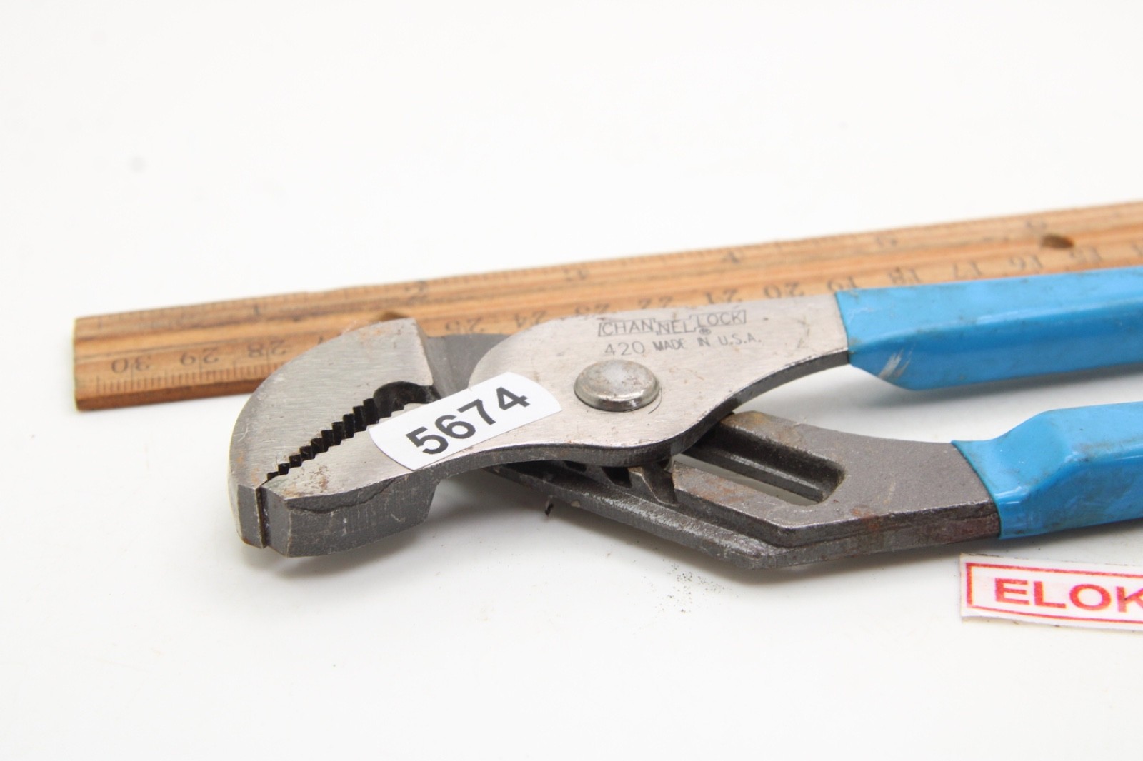 Channellock 420 Tongue & Groove 9″ Long Blue Rubber Grip Pliers USA