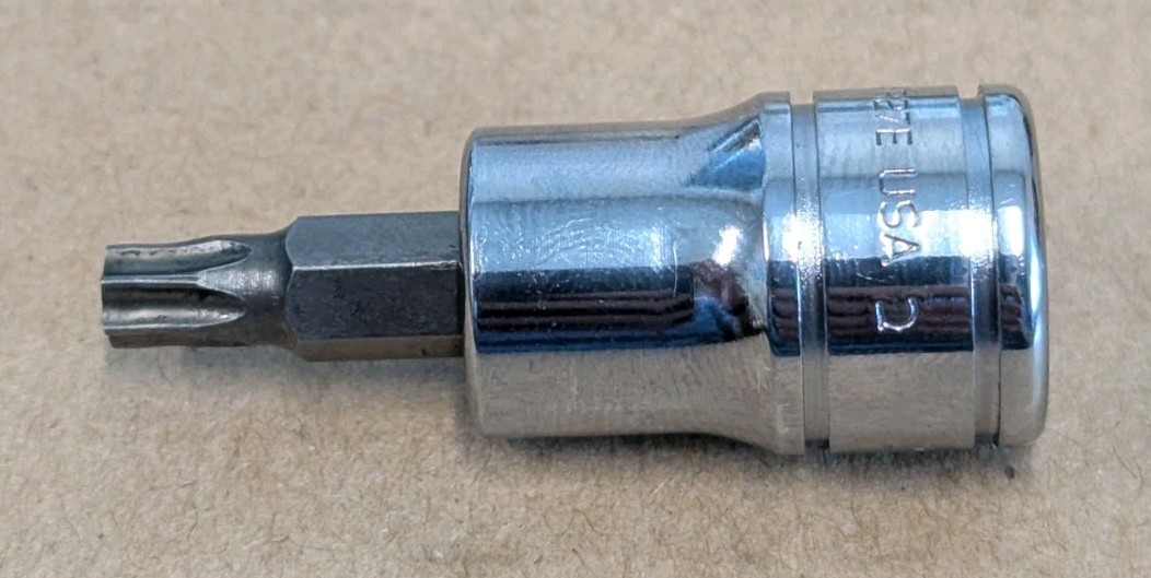 Snap-on FTXR27E 3/8″ Drive T27 Tamper-Resistant TORX Bit Socket Driver – NEW