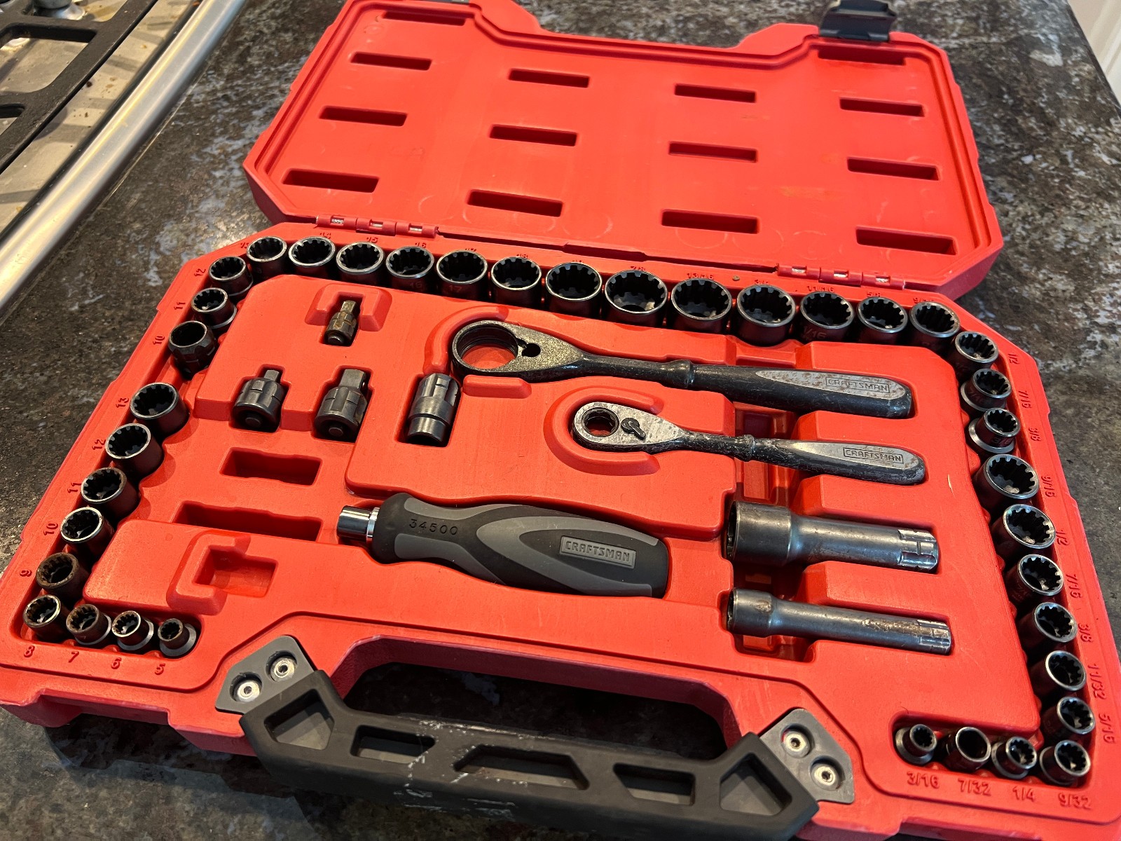 CRAFTSMAN 935430 57 / 58 Piece Universal Max Axess Pass Through Socket Set Case